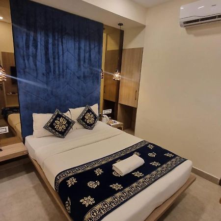 Beachfront Resort 칼랑굿 외부 사진