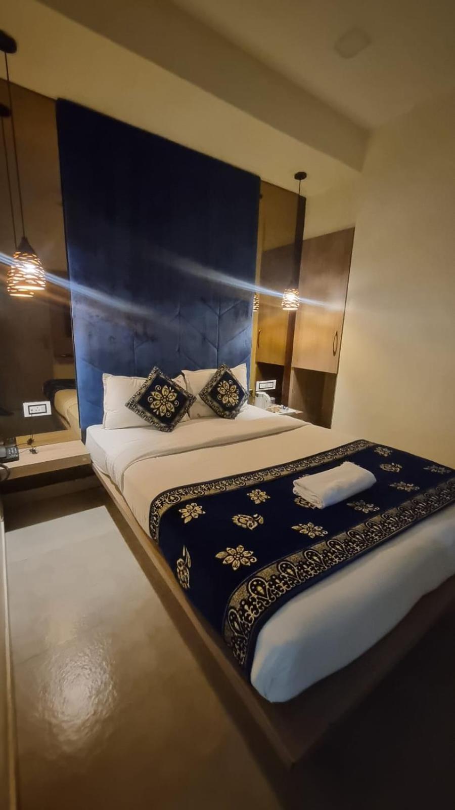 Beachfront Resort 칼랑굿 외부 사진